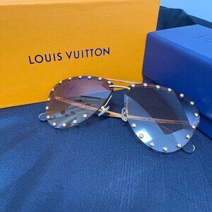Louis Vuitton Women’s Stylish Brown Sunglasses